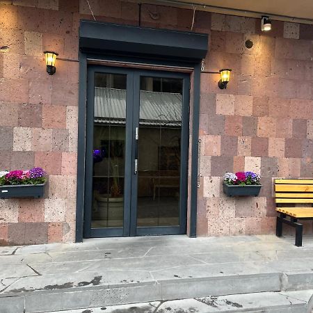 Street51 Vandrarhem Jerevan Exteriör bild